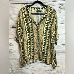 Notations vintage patterned v-neck button up top